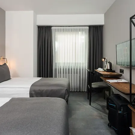 Hotel Cinnah 4*