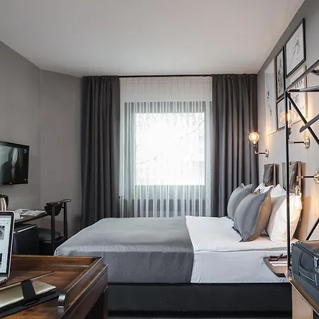 Cinnah Hotel