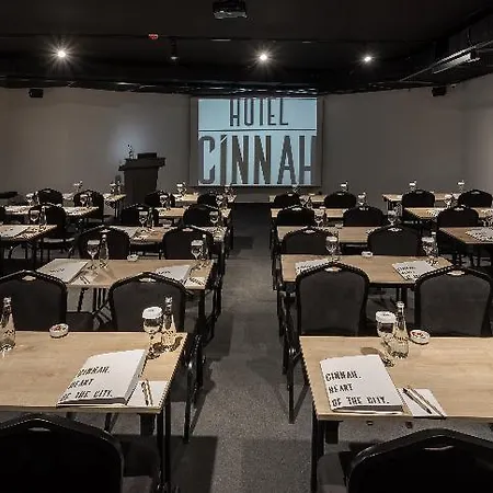호텔 Cinnah 4*