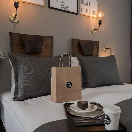 Hotel Cinnah 4*